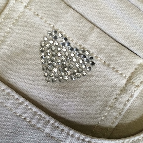 Capri Pants - Picture 2 of 4